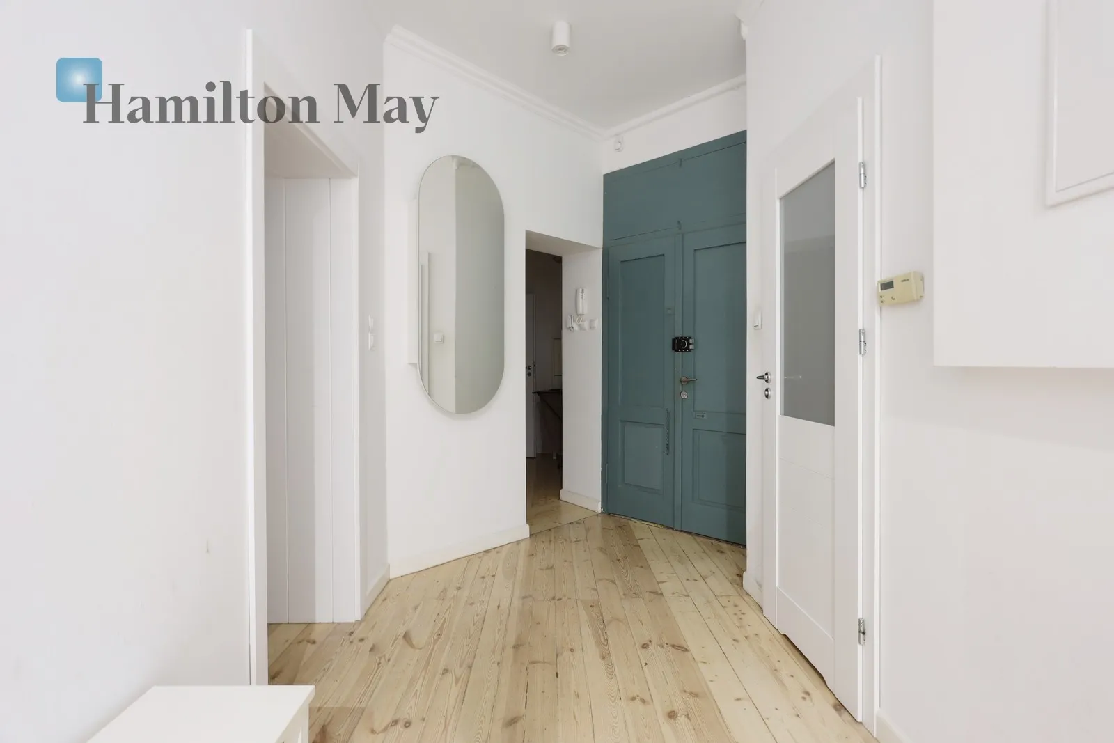 City: Wrocław Street: Stanisława Dubois 39 Region: Śródmieście Distance to centre: 0.93 km Level: 2 Price: 1190000 PLN Bedrooms: 6 Bathrooms: 2 Size: 102.54m2 - slider