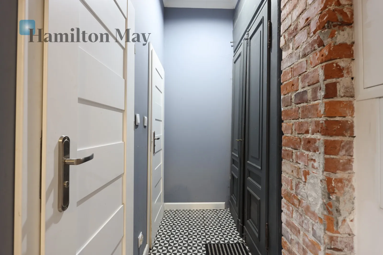 City: Wrocław Street: Żeromskiego Region: Śródmieście Distance to centre: 1.66 km Level: 3 Price: 1230000 PLN Bedrooms: 7 Bathrooms: 2 - slider