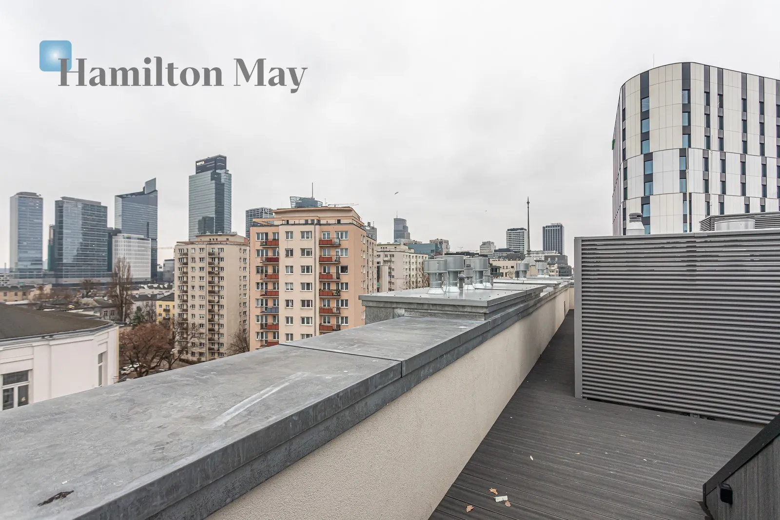 Region: Wola Distance to centre: 1.16 km Level: 7 Price: 3300 EUR - slider