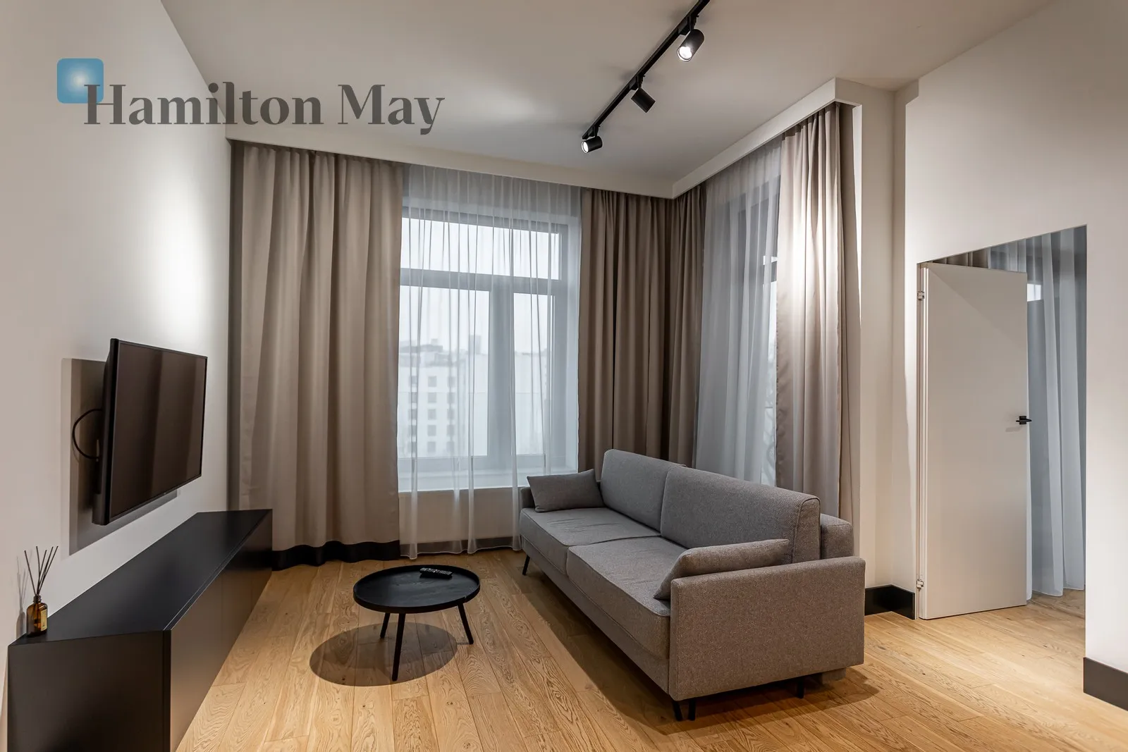 Street: Leszczyńska Region: Śródmieście Subregion: Powiśle Distance to centre: 1.54 km Level: 4 Price: 9076 PLN Bedrooms: 2 Bathrooms: 1 Size: 58m2 Price/m2: 156 PLN - slider