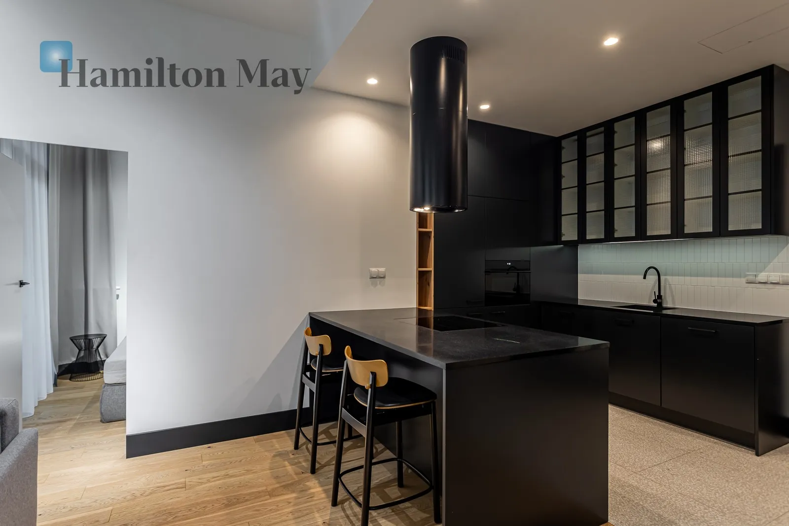 Street: Leszczyńska Region: Śródmieście Subregion: Powiśle Distance to centre: 1.54 km Level: 4 Price: 9076 PLN Bedrooms: 2 Bathrooms: 1 Size: 58m2 - slider