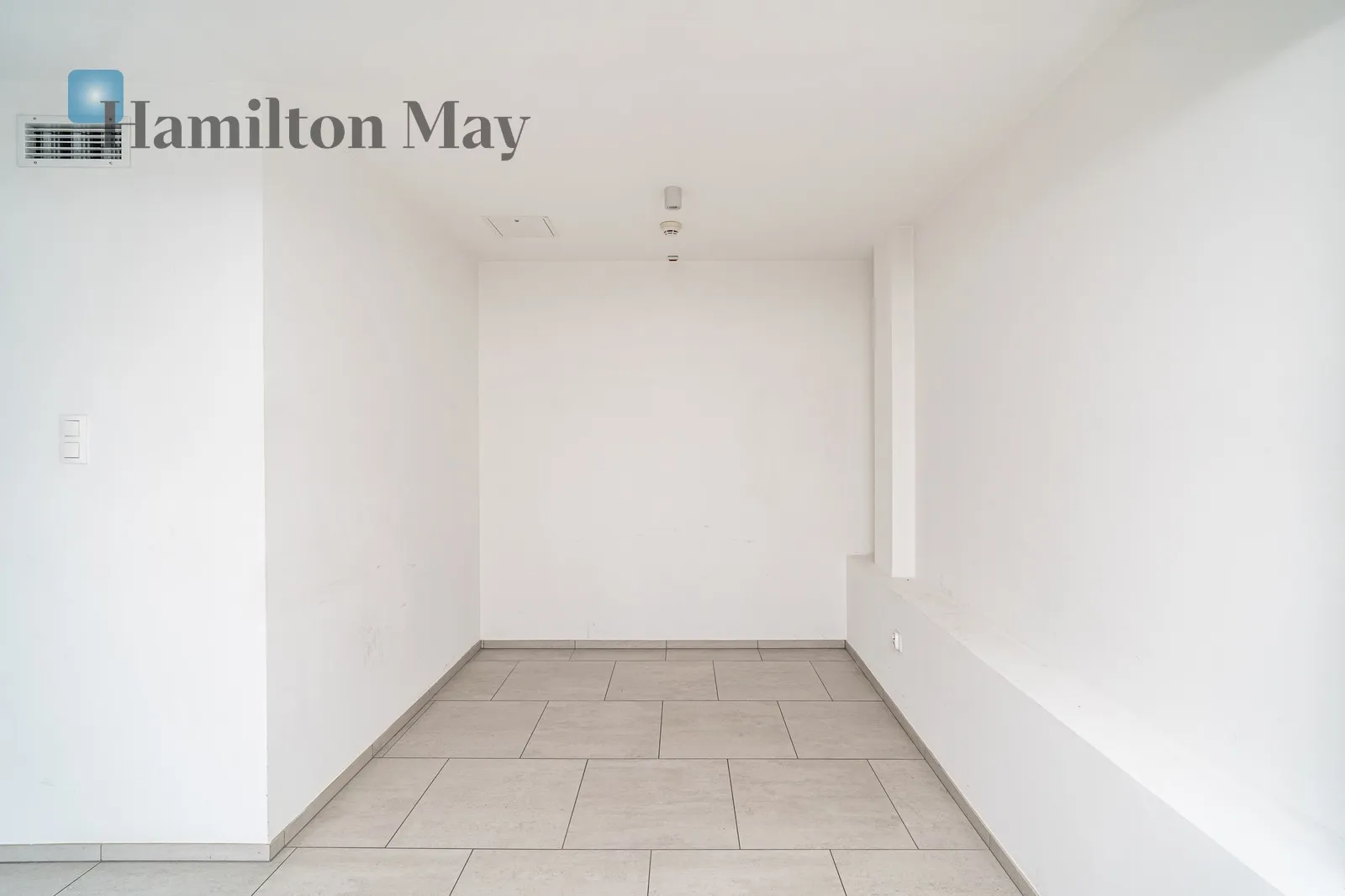 Світле приміщення з кондиціонером площею 40 м² у багатоквартирному будинку з ліфтом - slider