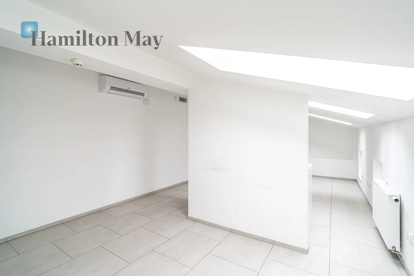 Світле приміщення з кондиціонером площею 40 м² у багатоквартирному будинку з ліфтом - slider