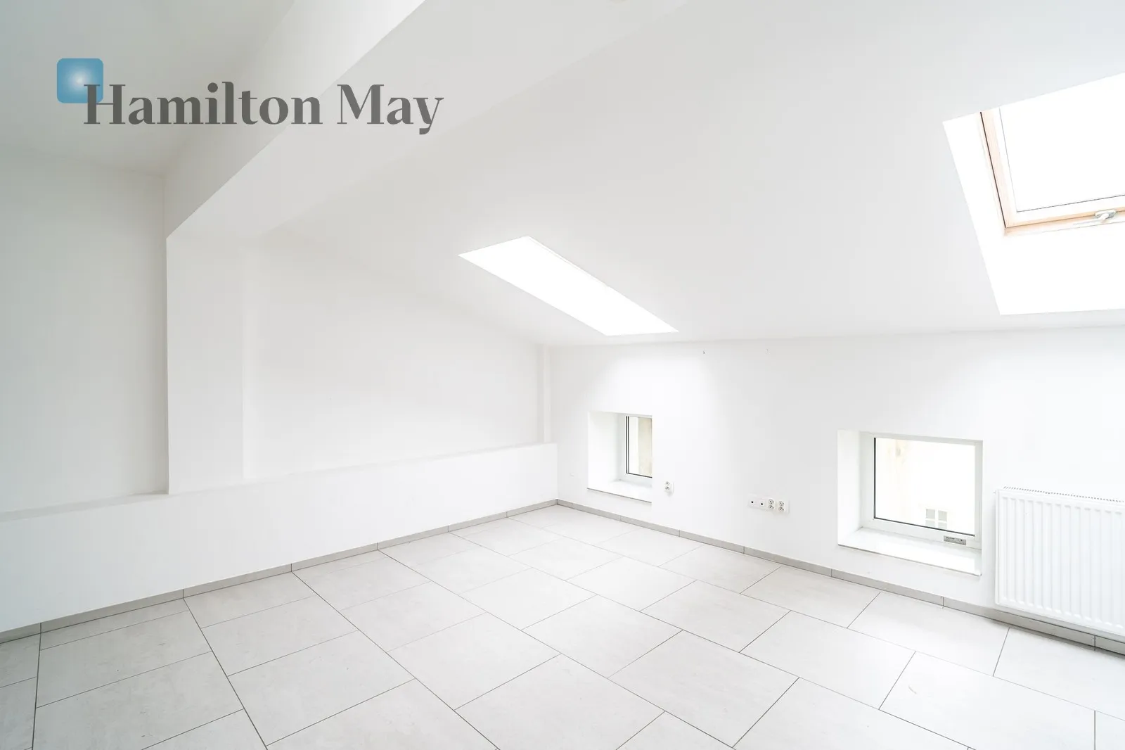 Світле приміщення з кондиціонером площею 40 м² у багатоквартирному будинку з ліфтом - slider