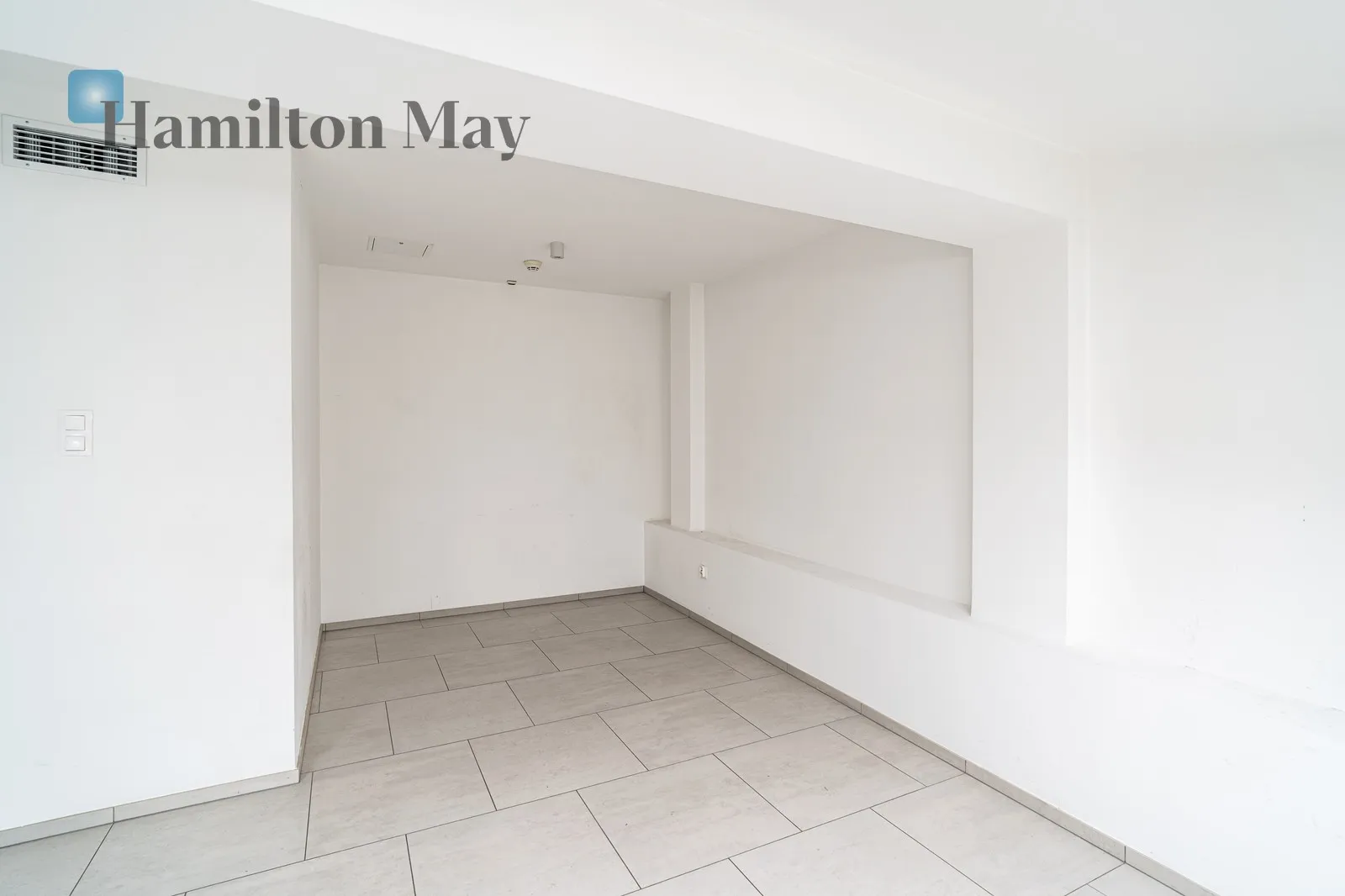 Світле приміщення з кондиціонером площею 40 м² у багатоквартирному будинку з ліфтом - slider