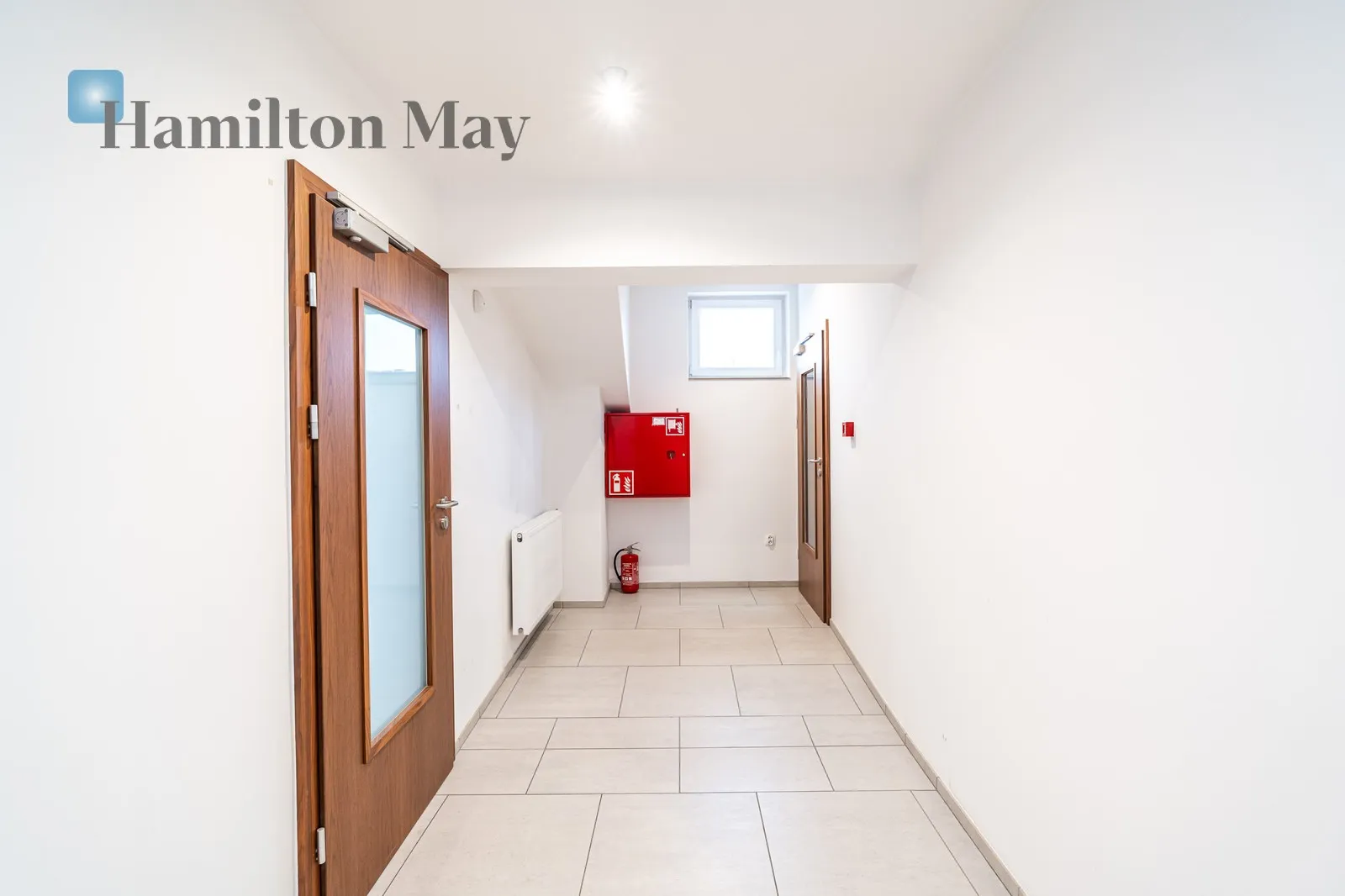 Світле приміщення з кондиціонером площею 40 м² у багатоквартирному будинку з ліфтом - slider