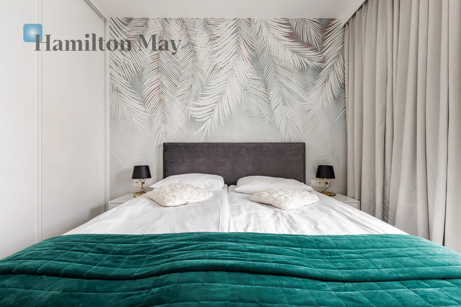 City: Warszawa Street: Zwierzyniecka Region: Mokotów Subregion: Czerniaków Distance to centre: 3.61 km Level: 3 Price: 4000 PLN Bedrooms: 1 - slider