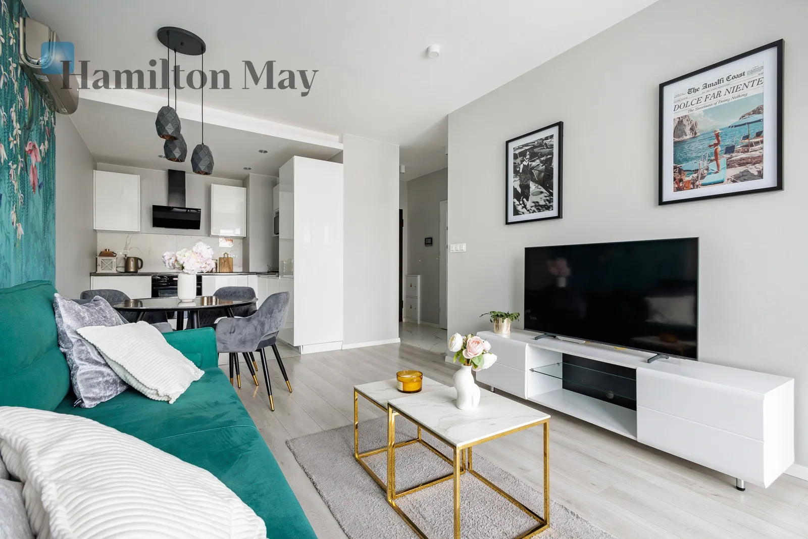 Street: Zwierzyniecka Region: Mokotów Subregion: Czerniaków Distance to centre: 3.61 km Level: 3 Price: 4000 PLN Bedrooms: 1 Bathrooms: 1 Size: 41.43m2 Price/m2: 97 PLN - slider