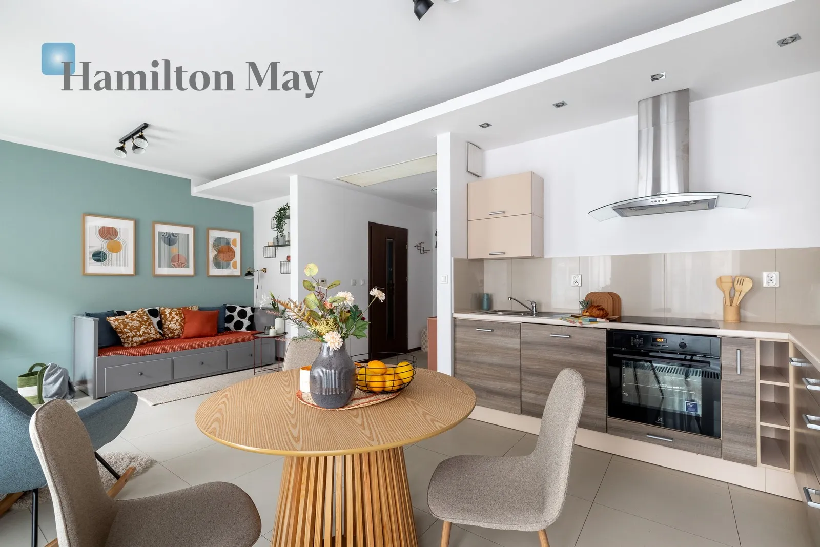 Region: Stare Miasto Level: 1 Price: 3000 PLN Bedrooms: 0 - slider