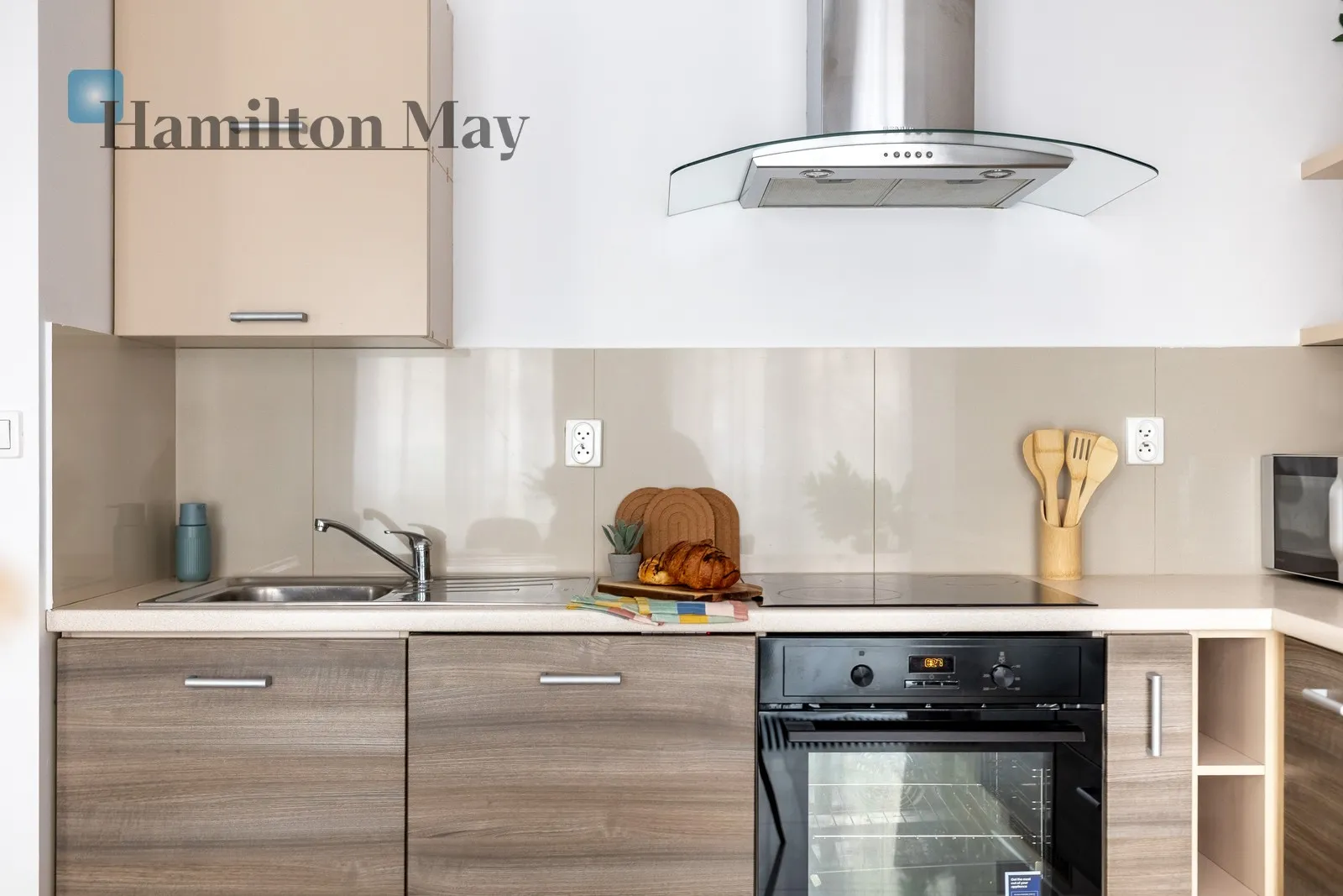 Price: 3000 PLN Bedrooms: 0 Bathrooms: 1 Size: 36.5m2 - slider