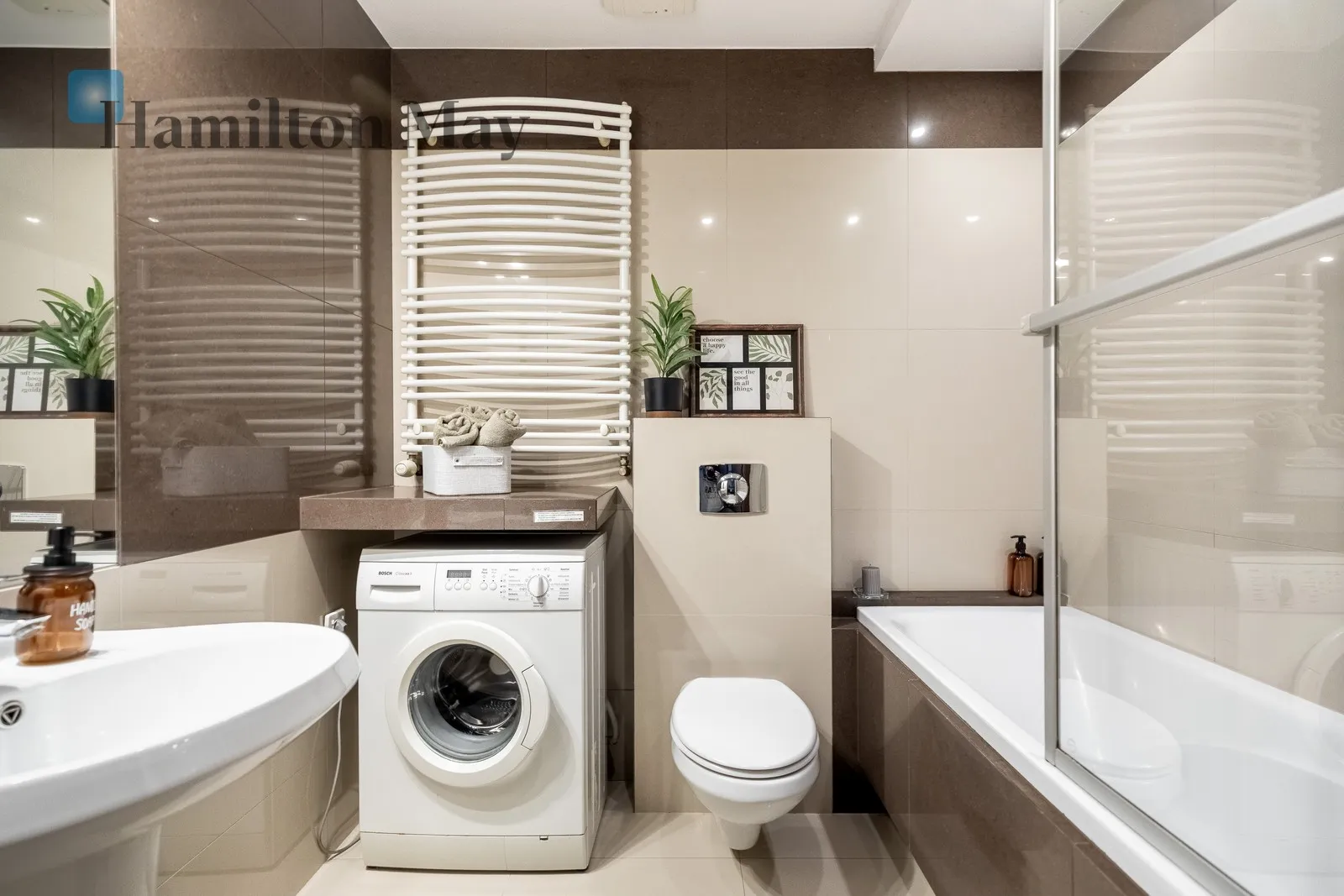 Bedrooms: 0 Bathrooms: 1 Size: 36.5m2 Price/m2: 82 PLN - slider