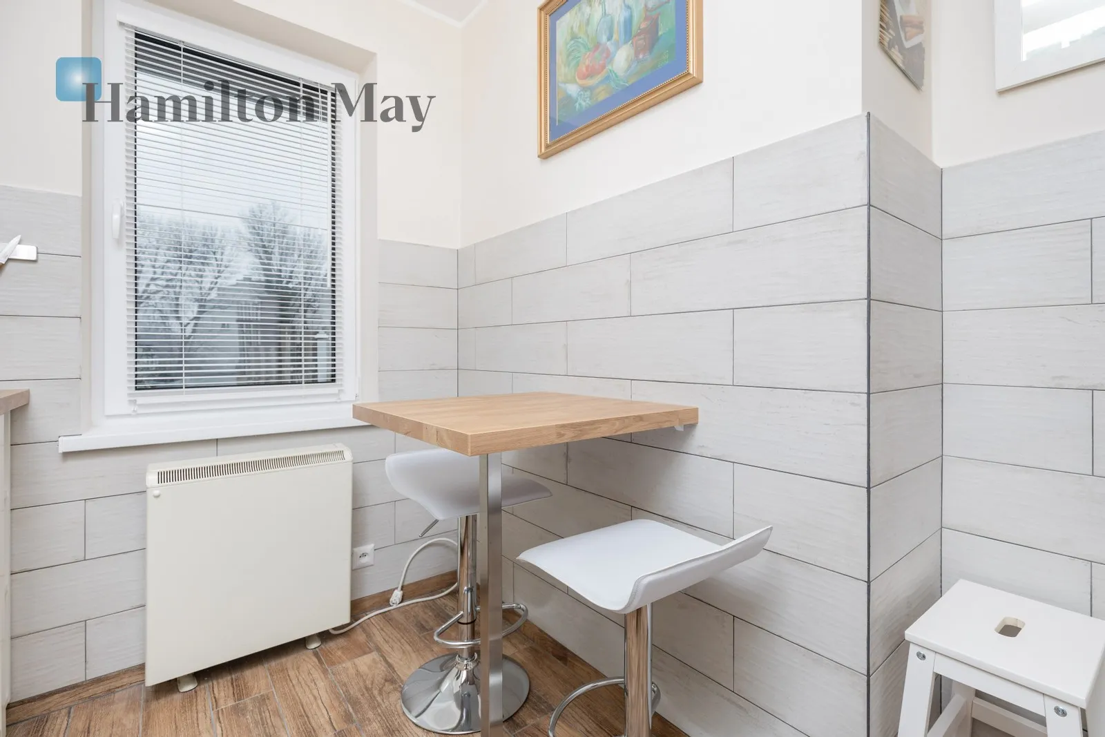 Region: Stare Miasto Distance to centre: 0.43 km Level: 2 Price: 4000 PLN Bedrooms: 2 Bathrooms: 1 Size: 40m2 - slider