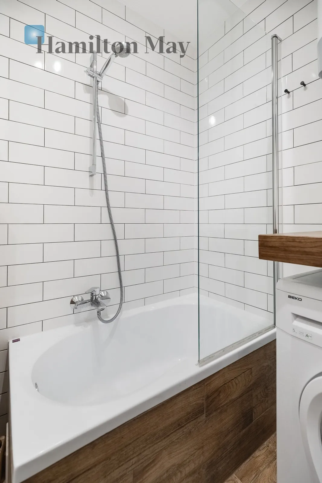 Region: Stare Miasto Distance to centre: 0.43 km Level: 2 Price: 4000 PLN Bedrooms: 2 Bathrooms: 1 - slider