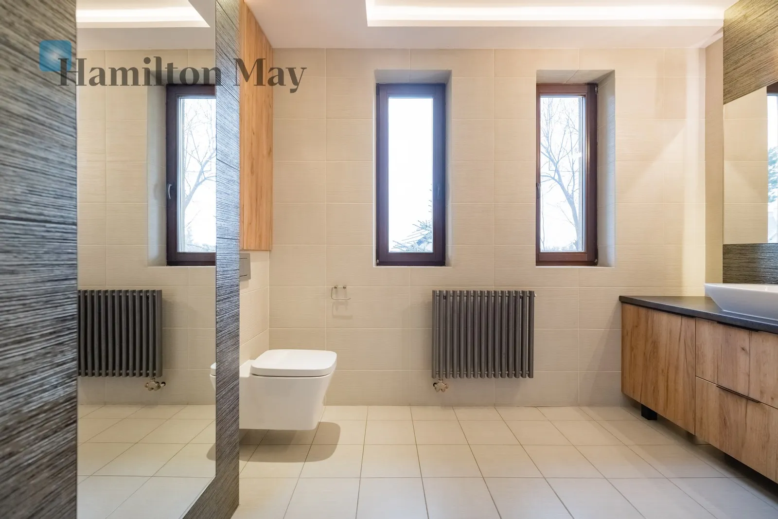 Bathrooms: 2 - slider