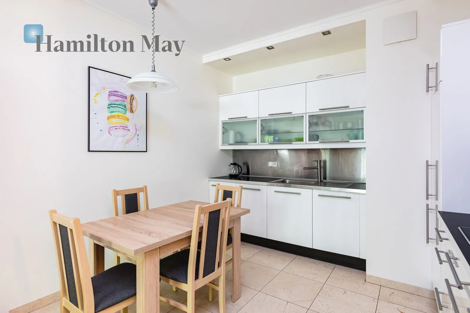 City: Warszawa Street: Leona Kruczkowskiego Region: Śródmieście Subregion: Solec Distance to centre: 1.41 km Price: 5000 PLN Bedrooms: 1 - slider