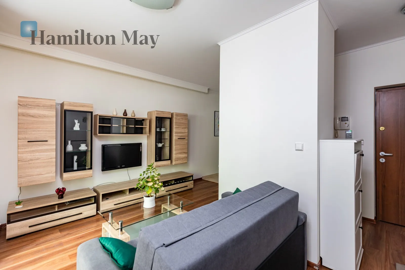 City: Warszawa Street: Leona Kruczkowskiego Region: Śródmieście Subregion: Solec Distance to centre: 1.41 km Price: 5000 PLN Bedrooms: 1 Bathrooms: 1 Size: 50m2 Price/m2: 100 PLN - slider