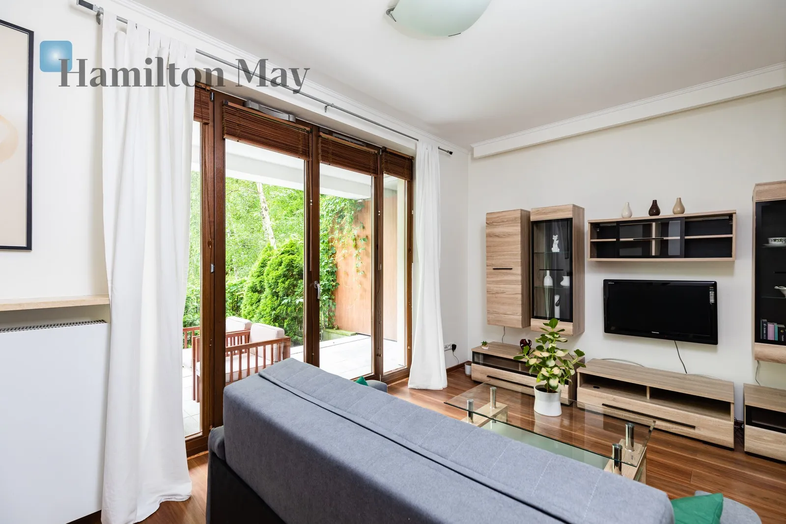 Street: Leona Kruczkowskiego Region: Śródmieście Subregion: Solec Distance to centre: 1.41 km Price: 5000 PLN Bedrooms: 1 Bathrooms: 1 Size: 50m2 Price/m2: 100 PLN - slider