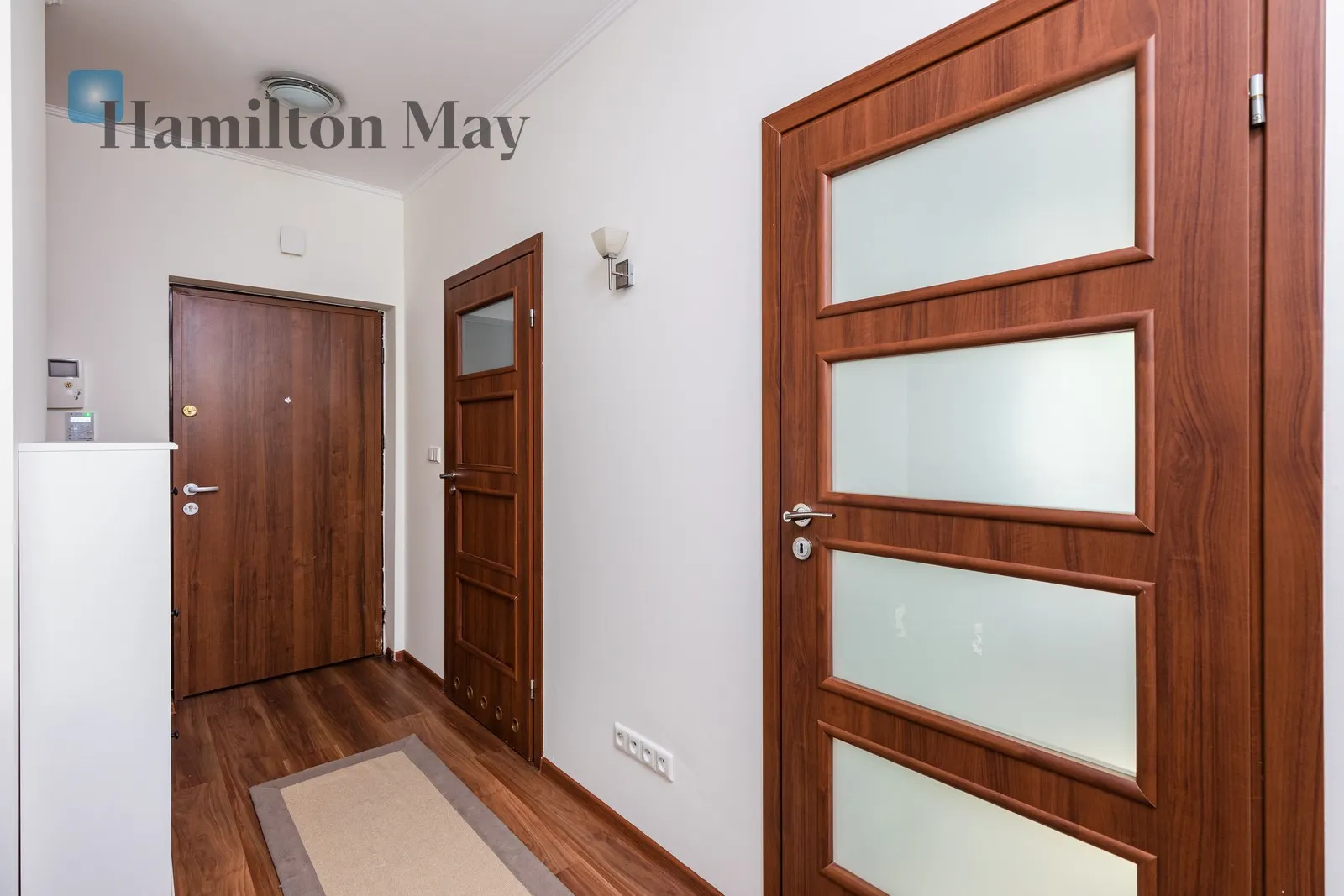 Region: Śródmieście Subregion: Solec Distance to centre: 1.41 km Price: 5000 PLN Bedrooms: 1 Bathrooms: 1 - slider