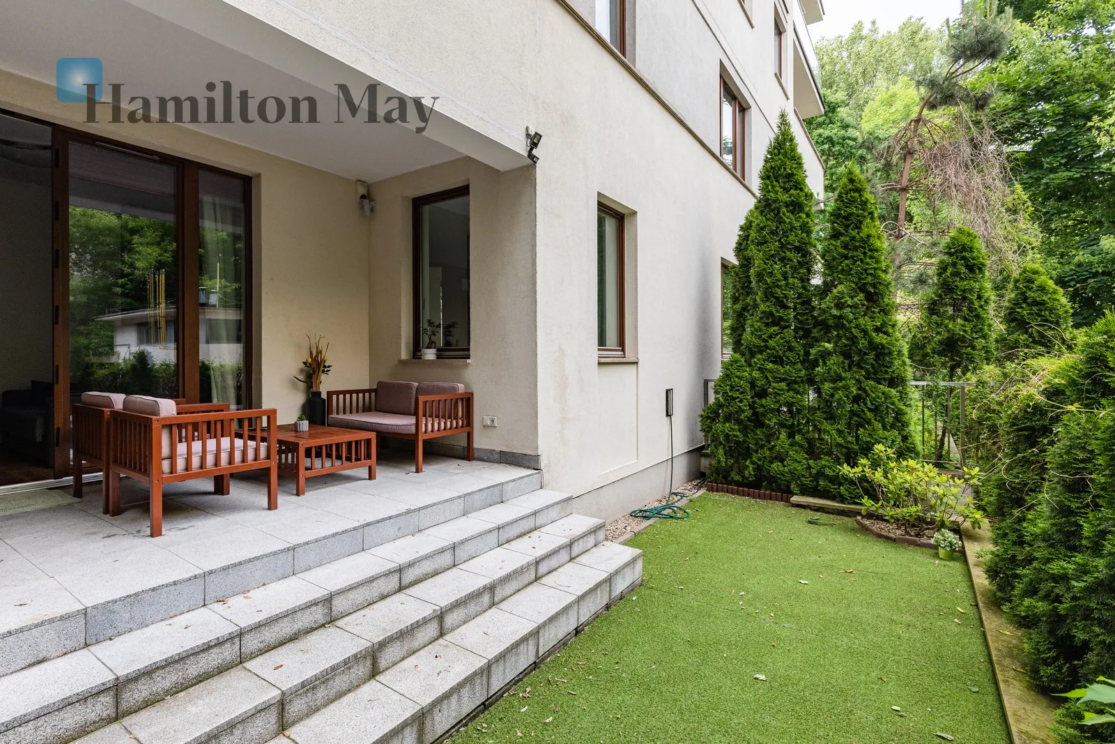 City: Warszawa Street: Leona Kruczkowskiego Region: Śródmieście Subregion: Solec Distance to centre: 1.41 km - slider