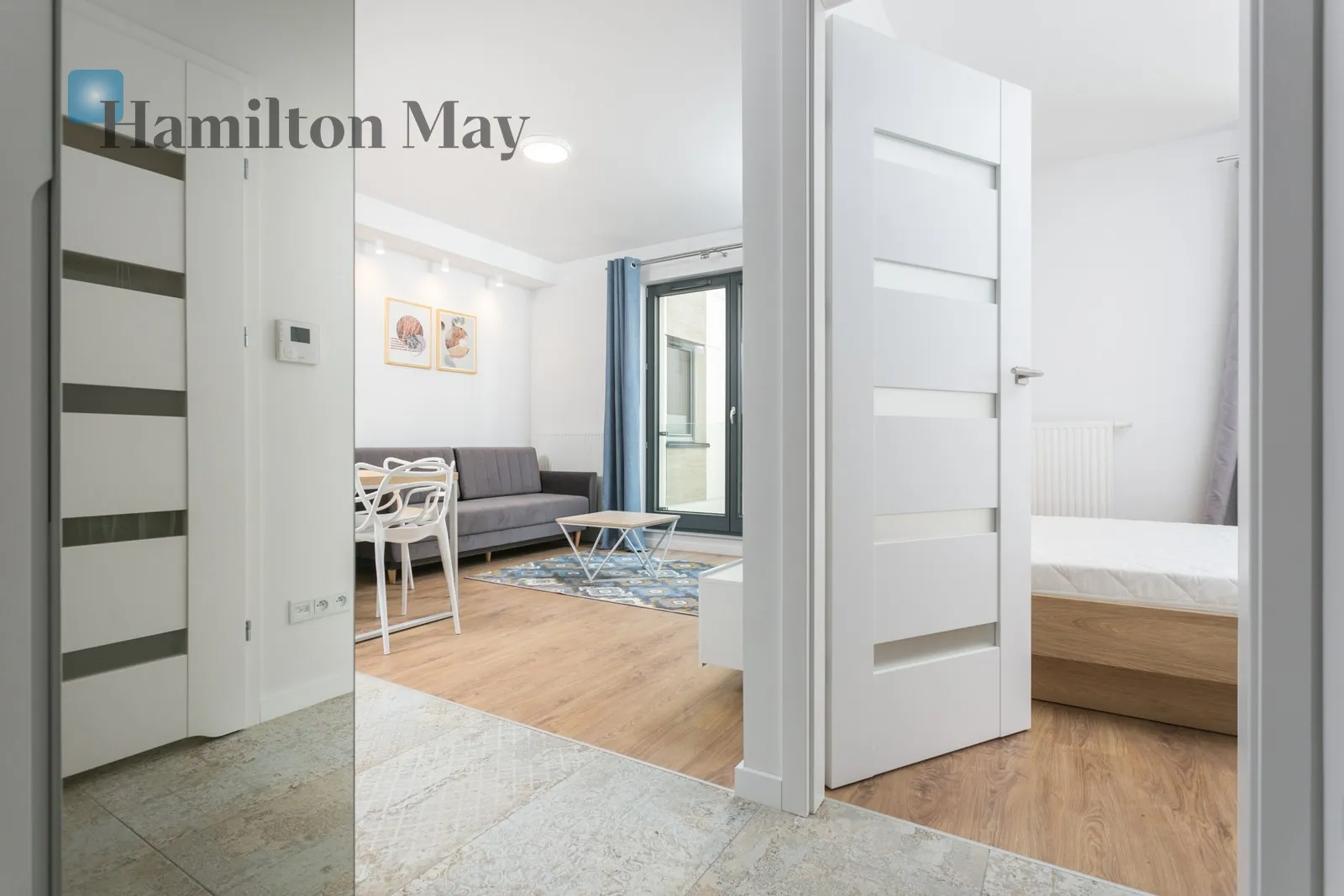 Distance to centre: 1.93 km Level: 1 Price: 3600 PLN Bedrooms: 1 Bathrooms: 1 Size: 40m2 Price/m2: 90 PLN - slider