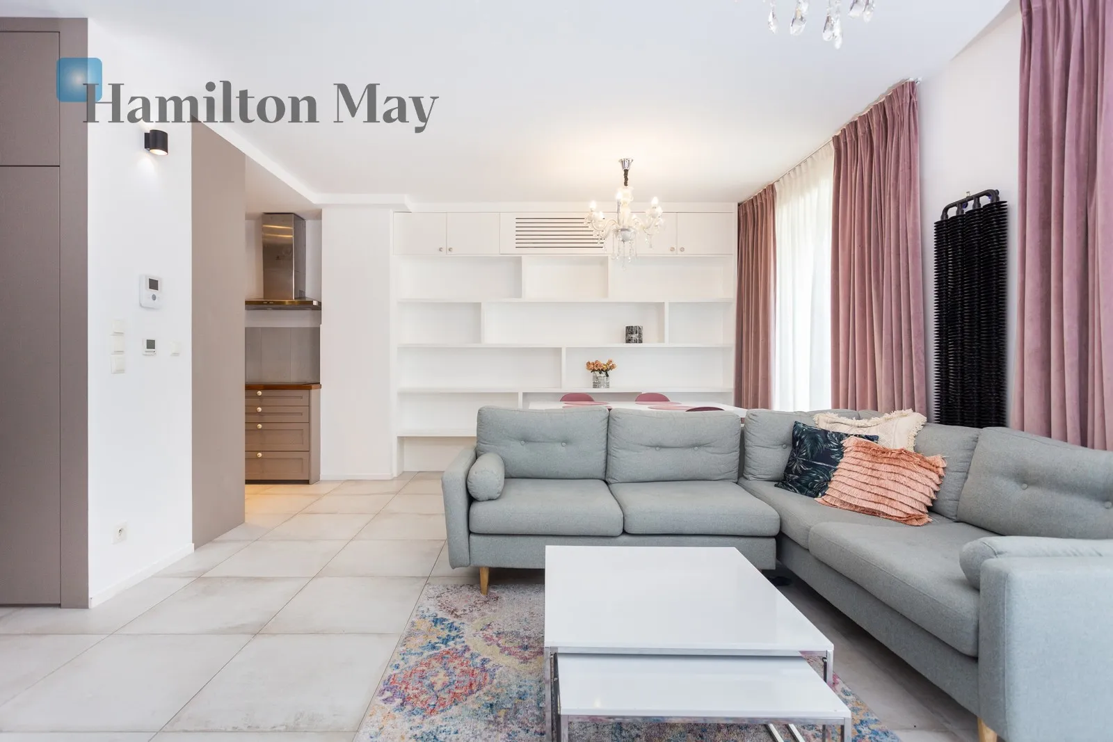 City: Kraków Street: Trynitarska Region: Stare Miasto Subregion: Kazimierz Distance to centre: 1.64 km Level: 4 Price: 1500000 PLN Bedrooms: 1 Bathrooms: 2 Size: 60m2 - slider