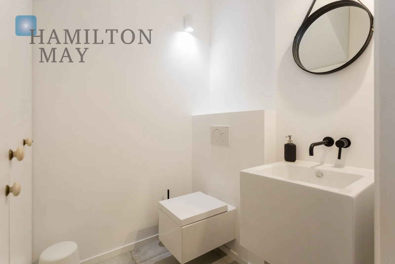 Subregion: Kazimierz Distance to centre: 1.64 km Level: 4 Price: 1500000 PLN Bedrooms: 1 Bathrooms: 2 Size: 60m2 Price/m2: 25000 PLN - slider