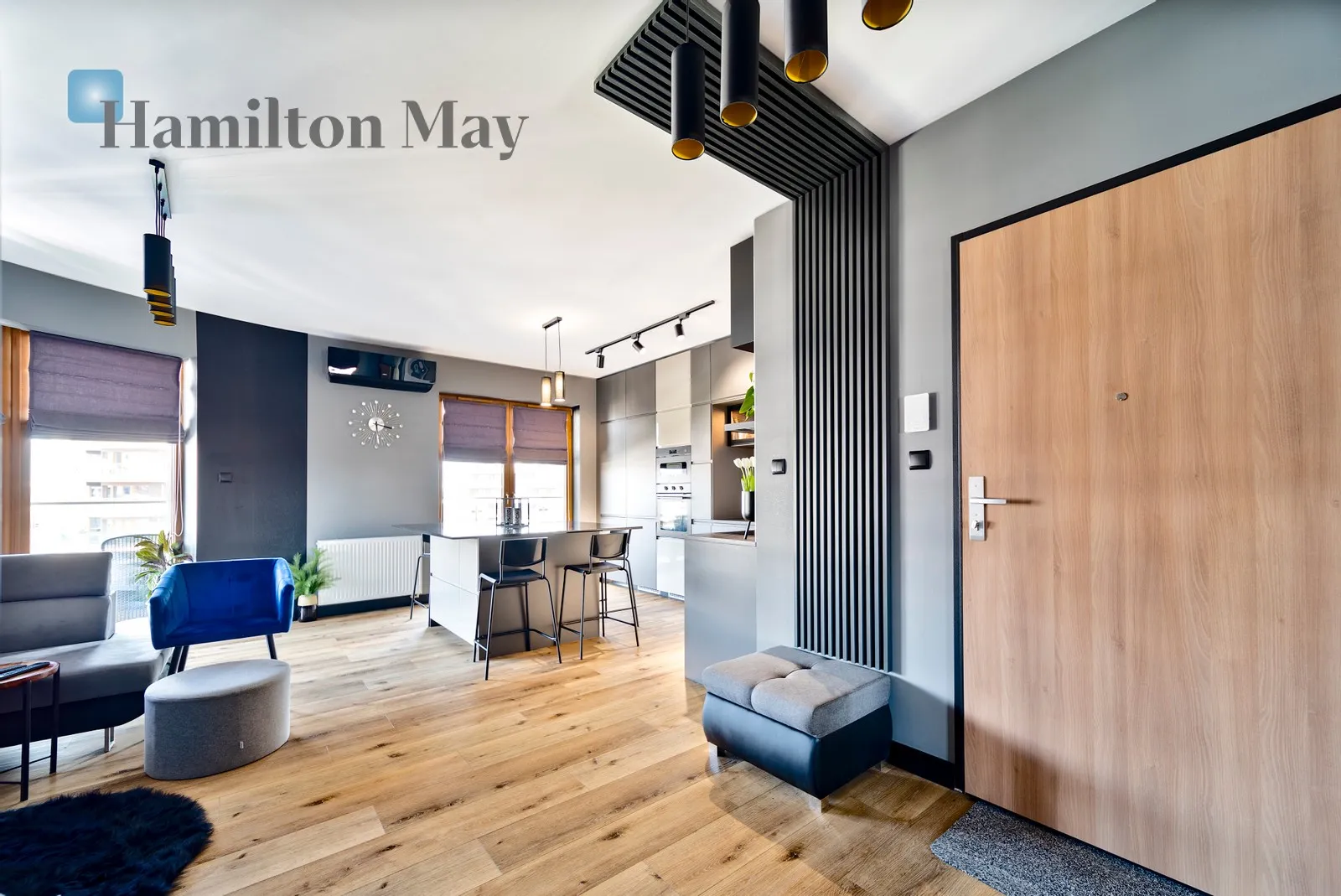 Distance to centre: 2.1 km Level: 9 Price: 6900 PLN Bedrooms: 2 - slider