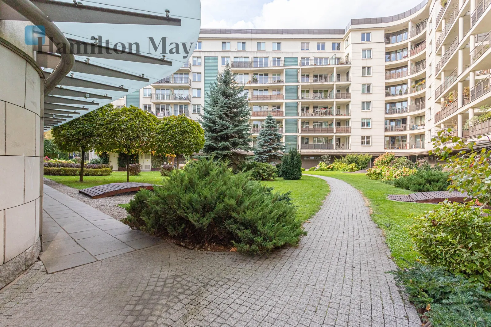 Region: Żoliborz Subregion: Stary Żoliborz Distance to centre: 5.16 km Level: 6 Price: 750000 PLN Bedrooms: 0 - slider