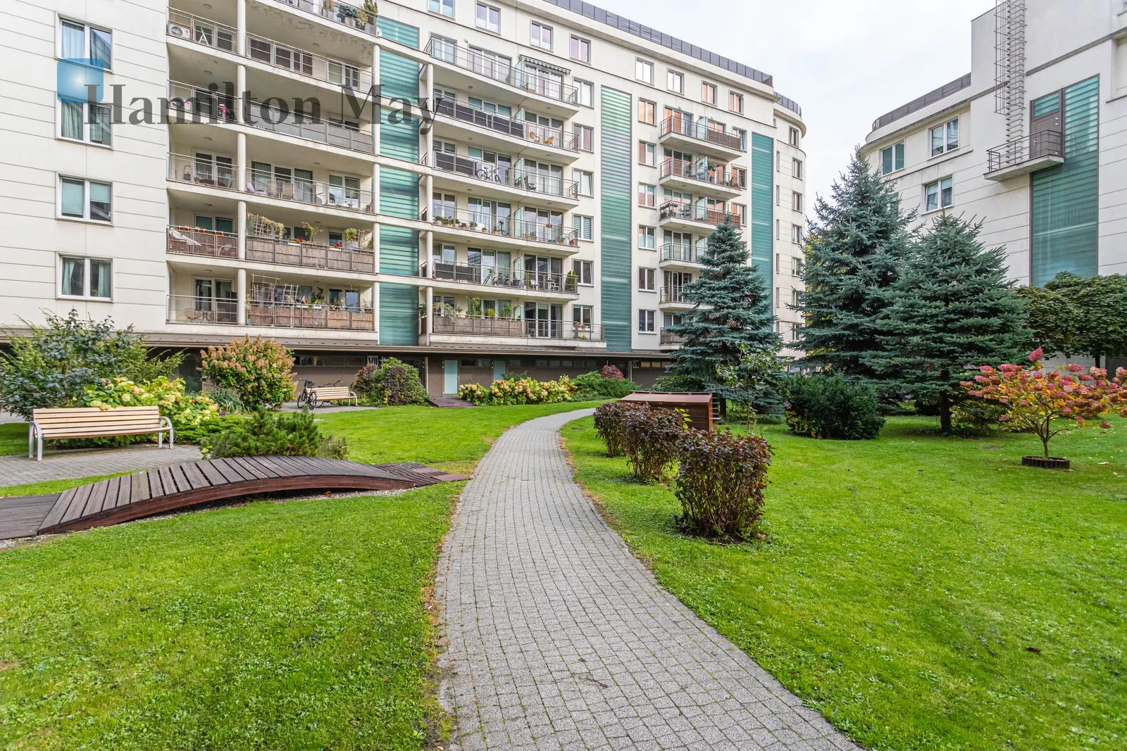 Distance to centre: 5.16 km Level: 6 Price: 750000 PLN Bedrooms: 0 Bathrooms: 1 Size: 28.5m2 - slider