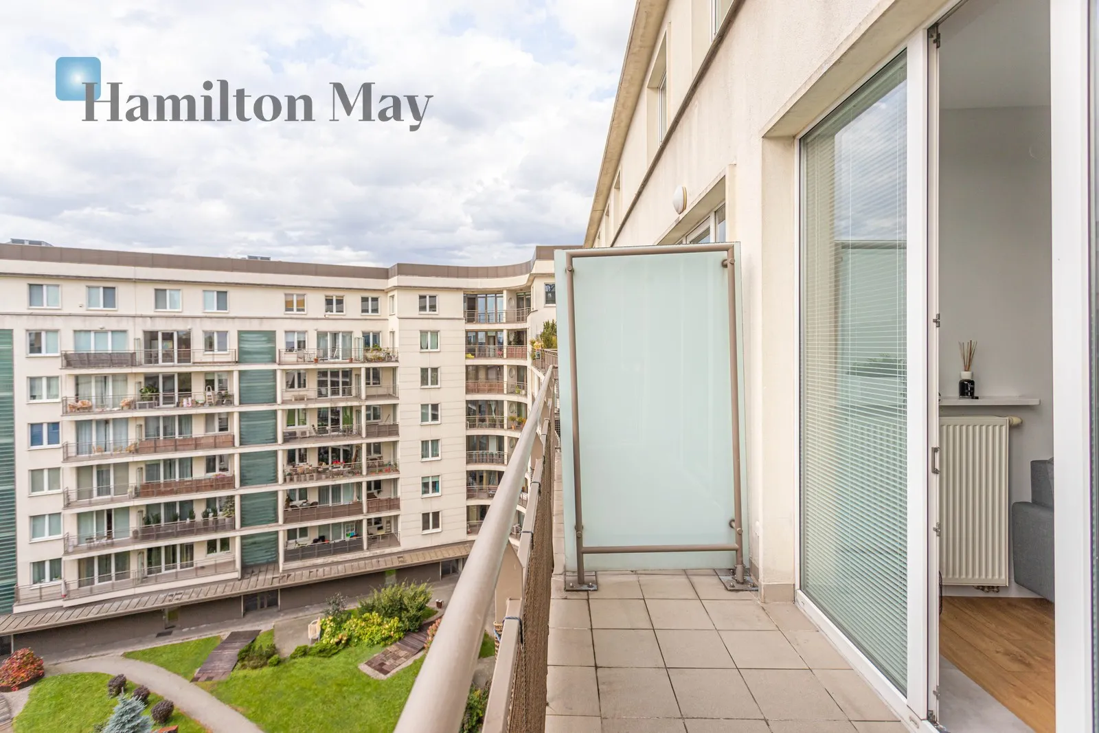 City: Warszawa Street: Hanki Czaki Region: Żoliborz Subregion: Stary Żoliborz Distance to centre: 5.16 km Level: 6 - slider