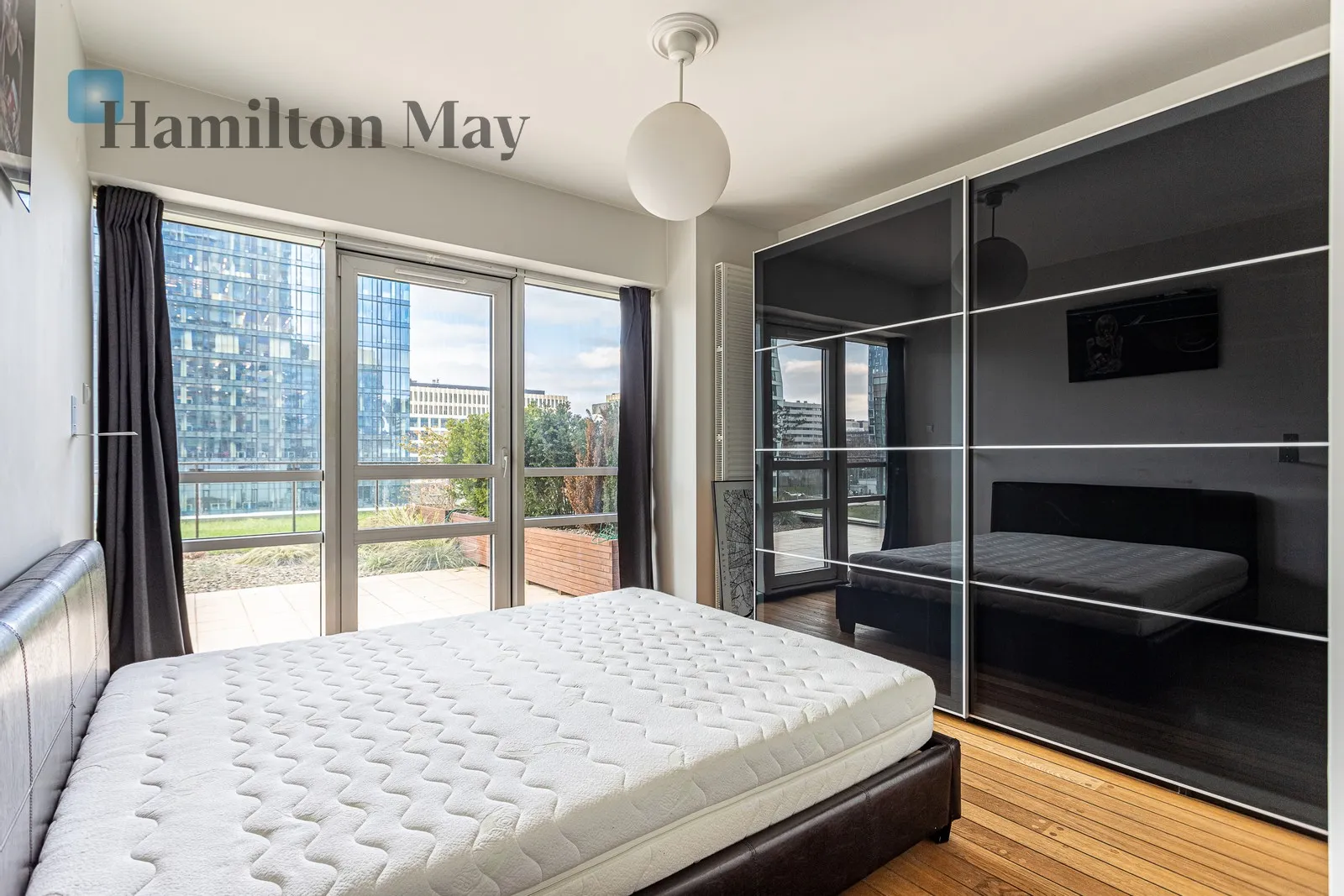 City: Warszawa Street: Grzybowska Region: Wola Subregion: Mirów Distance to centre: 1.72 km Level: 2 Price: 5400 PLN - slider
