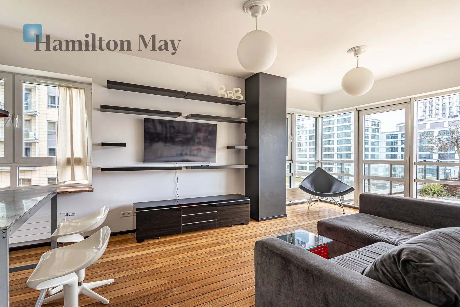 City: Warszawa Street: Grzybowska Region: Wola Subregion: Mirów Distance to centre: 1.72 km Level: 2 Price: 5400 PLN Bedrooms: 1 Bathrooms: 1 Size: 50m2 - slider