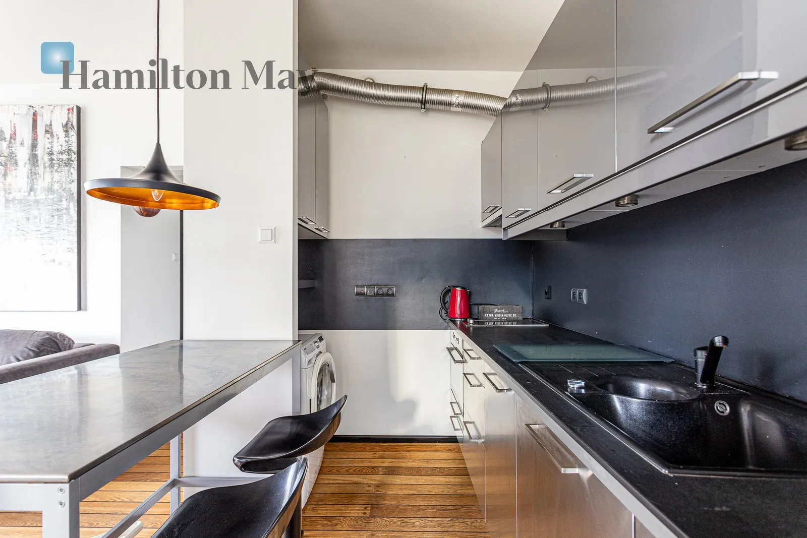 Subregion: Mirów Distance to centre: 1.72 km Level: 2 Price: 5400 PLN Bedrooms: 1 Bathrooms: 1 Size: 50m2 Price/m2: 108 PLN - slider