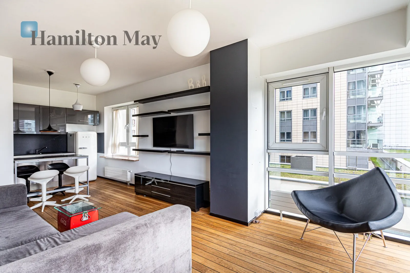 City: Warszawa Street: Grzybowska Region: Wola Subregion: Mirów Distance to centre: 1.72 km Level: 2 Price: 5400 PLN Bedrooms: 1 Bathrooms: 1 - slider