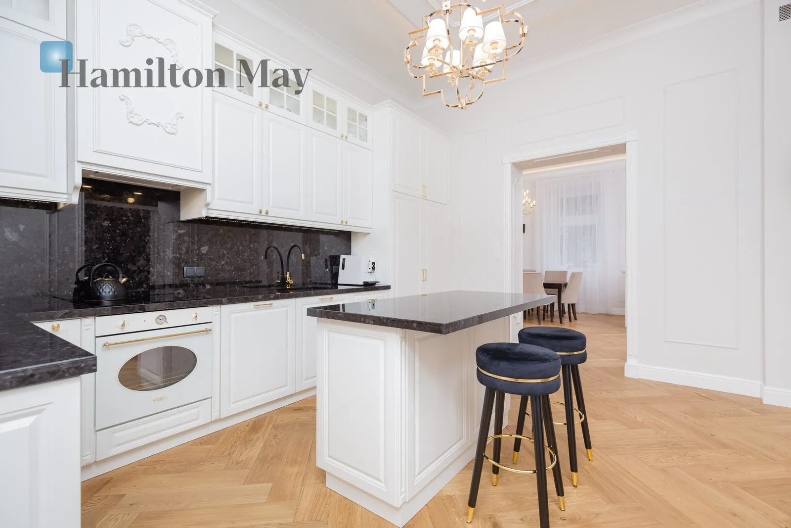 Region: Podgórze Subregion: Stare Podgórze Distance to centre: 2.36 km Price: 20000 PLN Bedrooms: 3 Bathrooms: 2 Plot size: 617m2 - slider