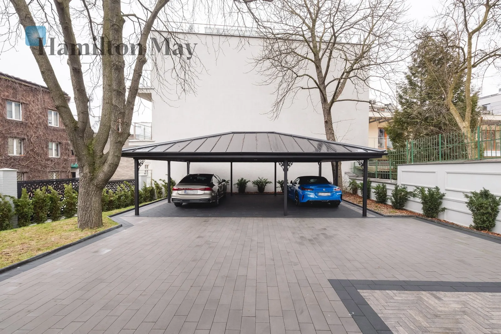 Bedrooms: 3 Bathrooms: 2 Plot size: 617m2 - slider