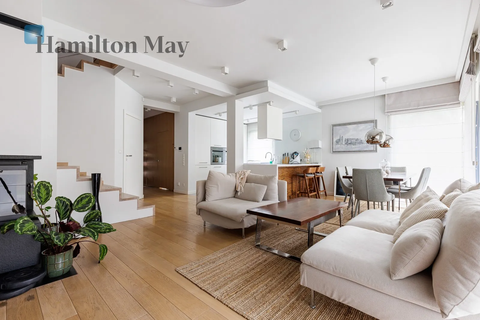 City: Warszawa Street: Zwoleńska Region: Wawer Distance to centre: 10.01 km Price: 11000 PLN Bedrooms: 3 Bathrooms: 2 Plot size: 500m2 Price/m2: 79 PLN - slider