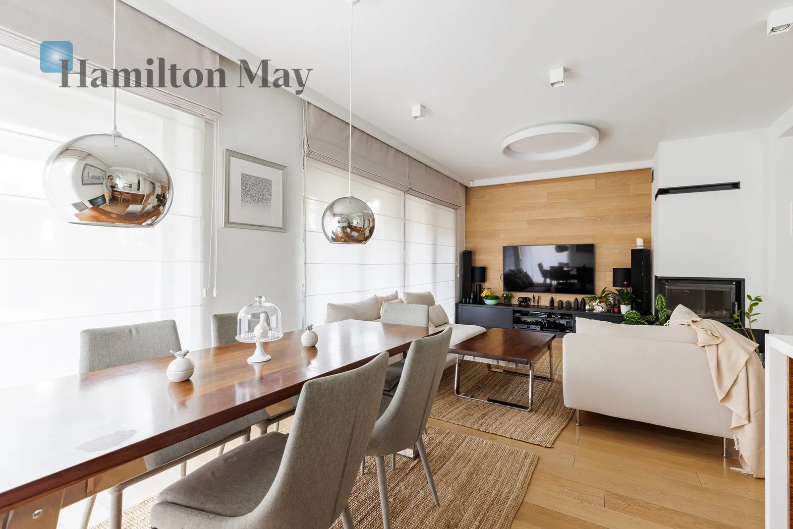 City: Warszawa Street: Zwoleńska Region: Wawer Distance to centre: 10.01 km Price: 11000 PLN Bedrooms: 3 - slider