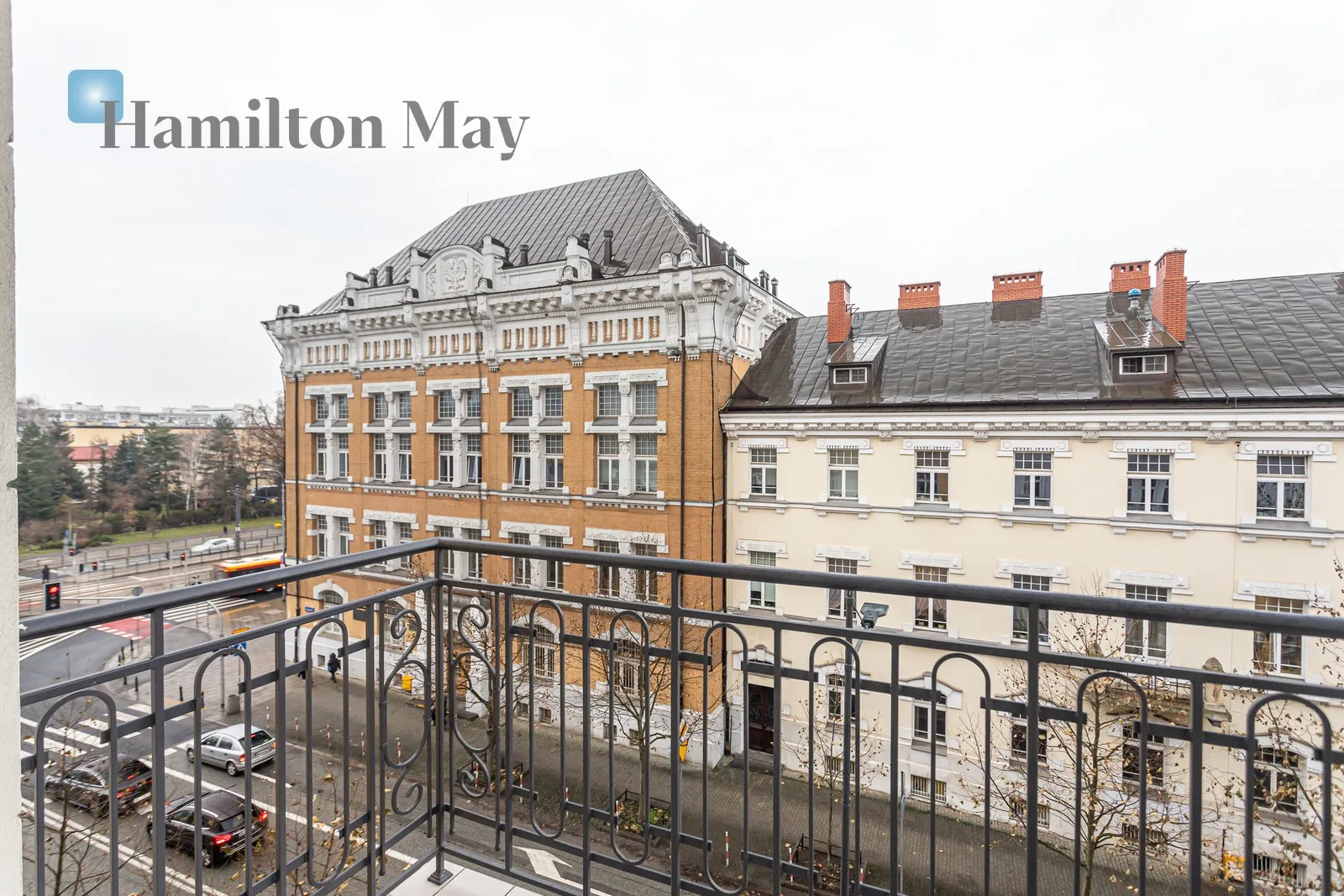 Street: Jagiellońska Region: Praga-Północ Subregion: Stara Praga Distance to centre: 2.96 km Level: 3 Price: 3100000 PLN Bedrooms: 2 Bathrooms: 1 Size: 101m2 - slider