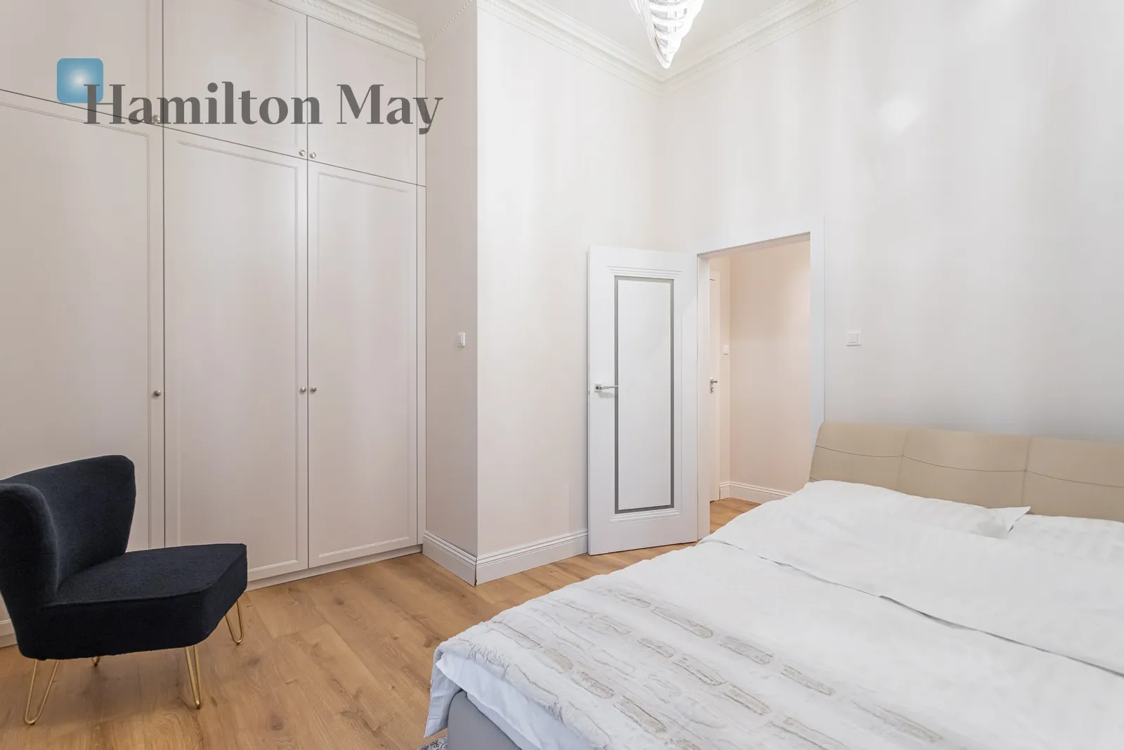 Street: Jagiellońska Region: Praga-Północ Subregion: Stara Praga Distance to centre: 2.96 km Level: 3 Price: 3100000 PLN Bedrooms: 2 Bathrooms: 1 - slider