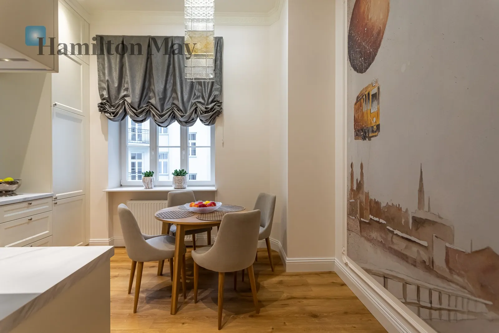 Street: Jagiellońska Region: Praga-Północ Subregion: Stara Praga Distance to centre: 2.96 km Level: 3 Price: 3100000 PLN Bedrooms: 2 - slider