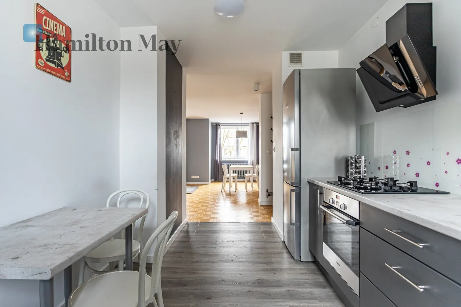 Region: Praga-Północ Subregion: Stara Praga Distance to centre: 2.98 km Level: 3 Price: 1400000 PLN Bedrooms: 3 Bathrooms: 2 Size: 84m2 - slider