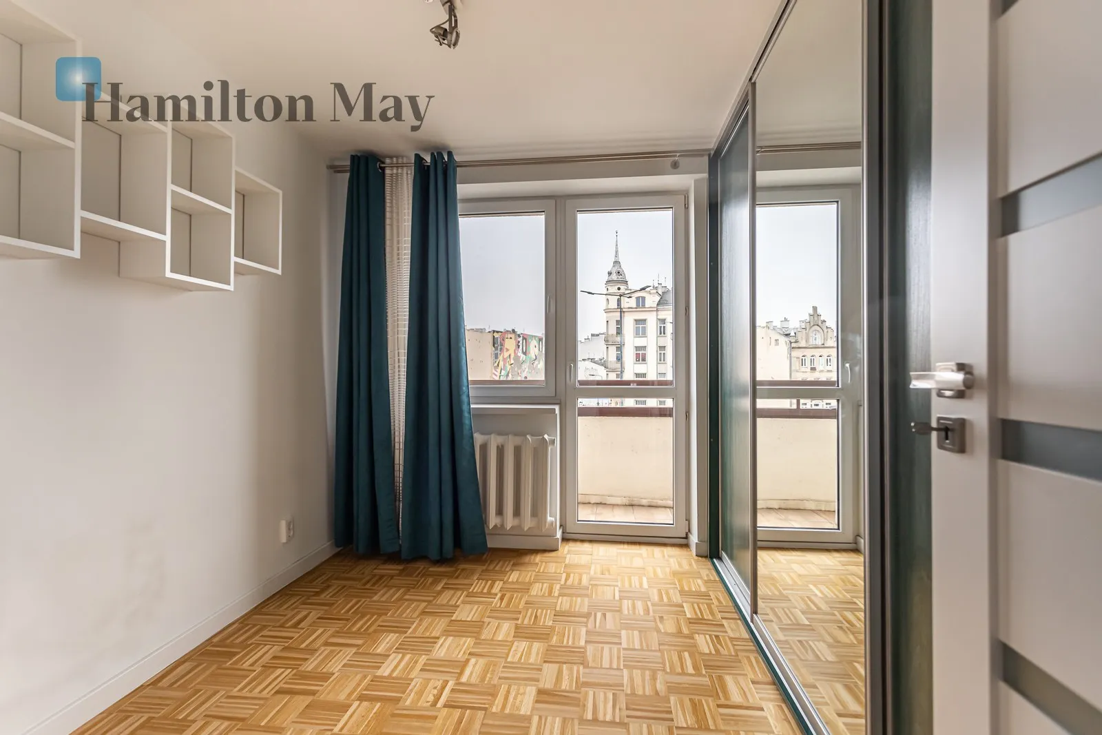 Street: Stefana Okrzei Region: Praga-Północ Subregion: Stara Praga Distance to centre: 2.98 km Level: 3 Price: 1400000 PLN Bedrooms: 3 - slider