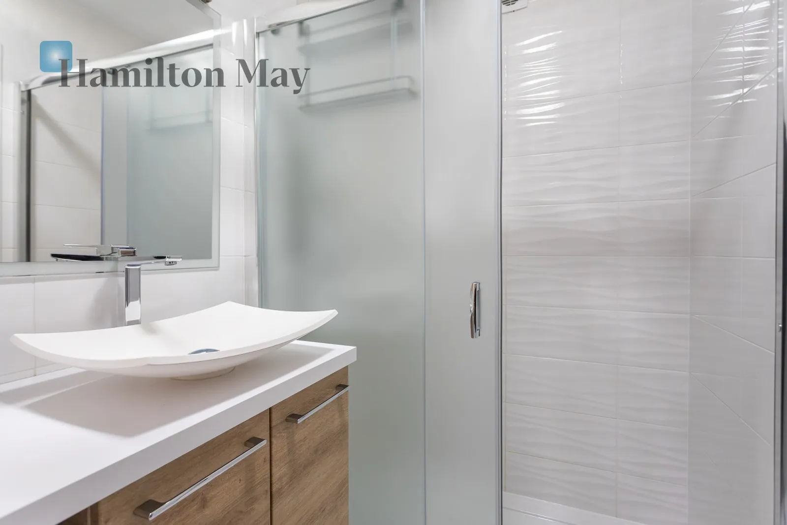 Region: Praga-Północ Subregion: Stara Praga Distance to centre: 2.98 km Level: 3 Price: 1400000 PLN Bedrooms: 3 - slider