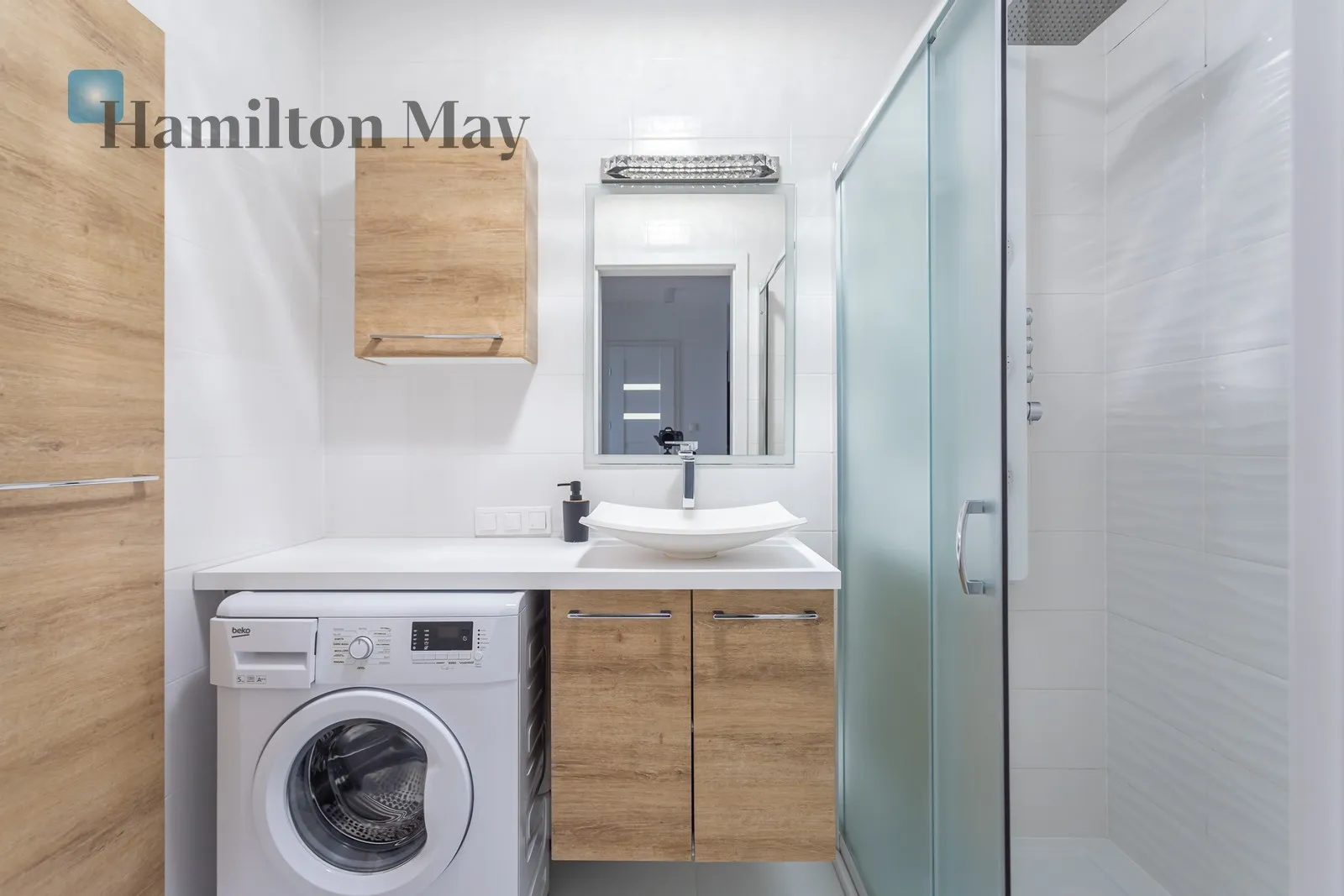 Subregion: Stara Praga Distance to centre: 2.98 km Level: 3 Price: 1400000 PLN Bedrooms: 3 Bathrooms: 2 - slider