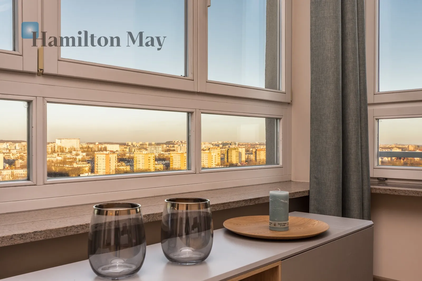 Region: Krowodrza Distance to centre: 2.02 km Level: 17 Price: 5900 PLN Bedrooms: 2 Bathrooms: 1 - slider