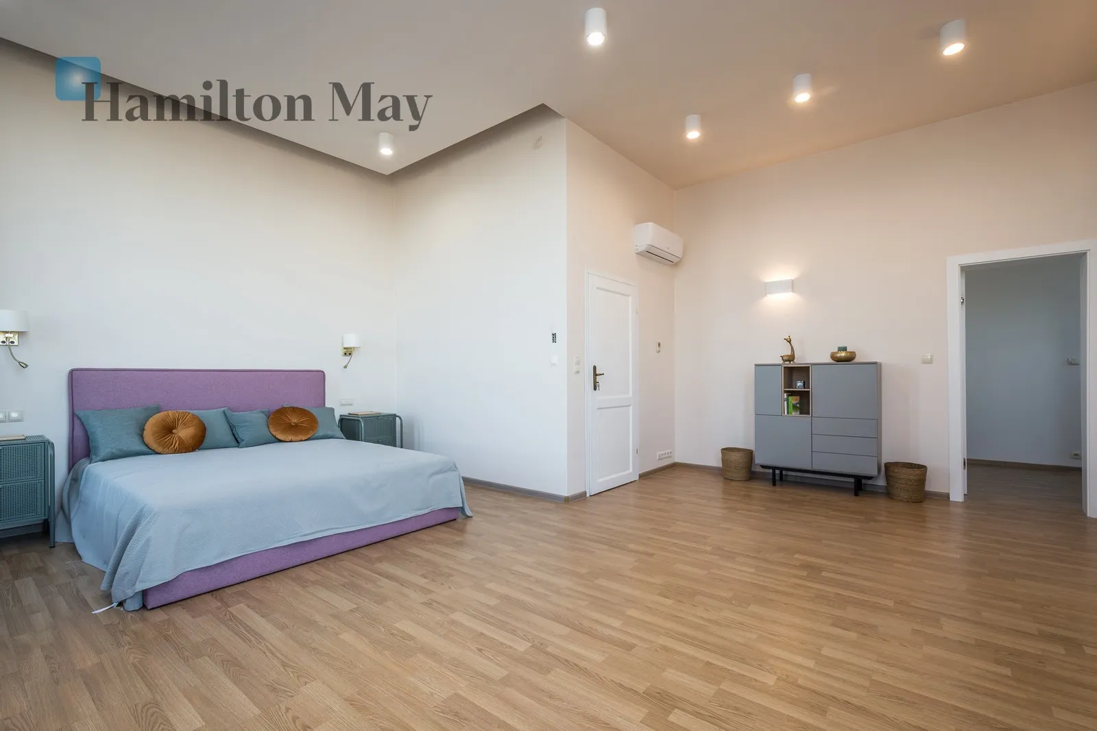 City: Kraków Street: aleja Kijowska Region: Krowodrza Distance to centre: 2.02 km - slider