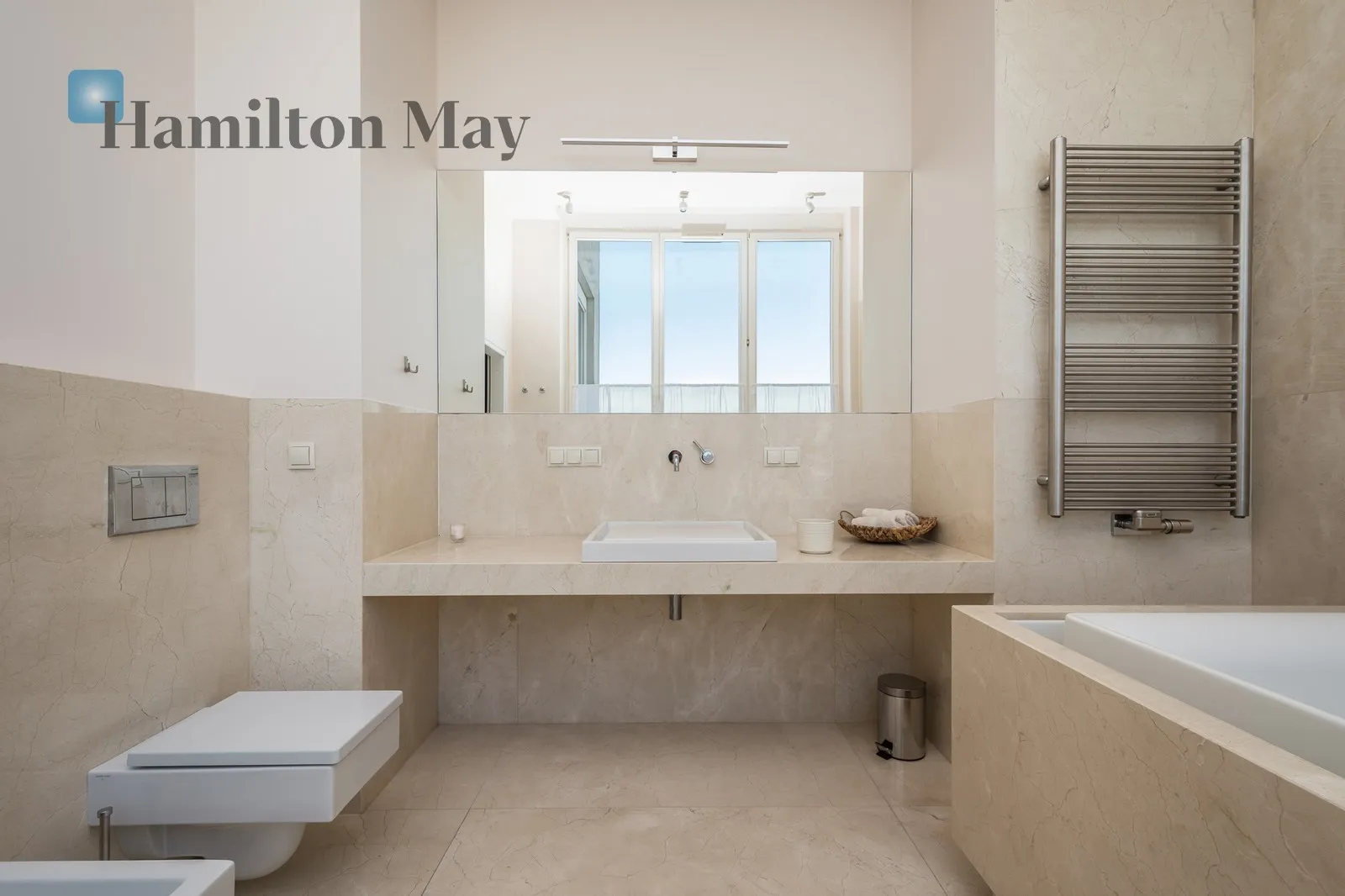 Level: 17 Price: 5900 PLN Bedrooms: 2 Bathrooms: 1 - slider