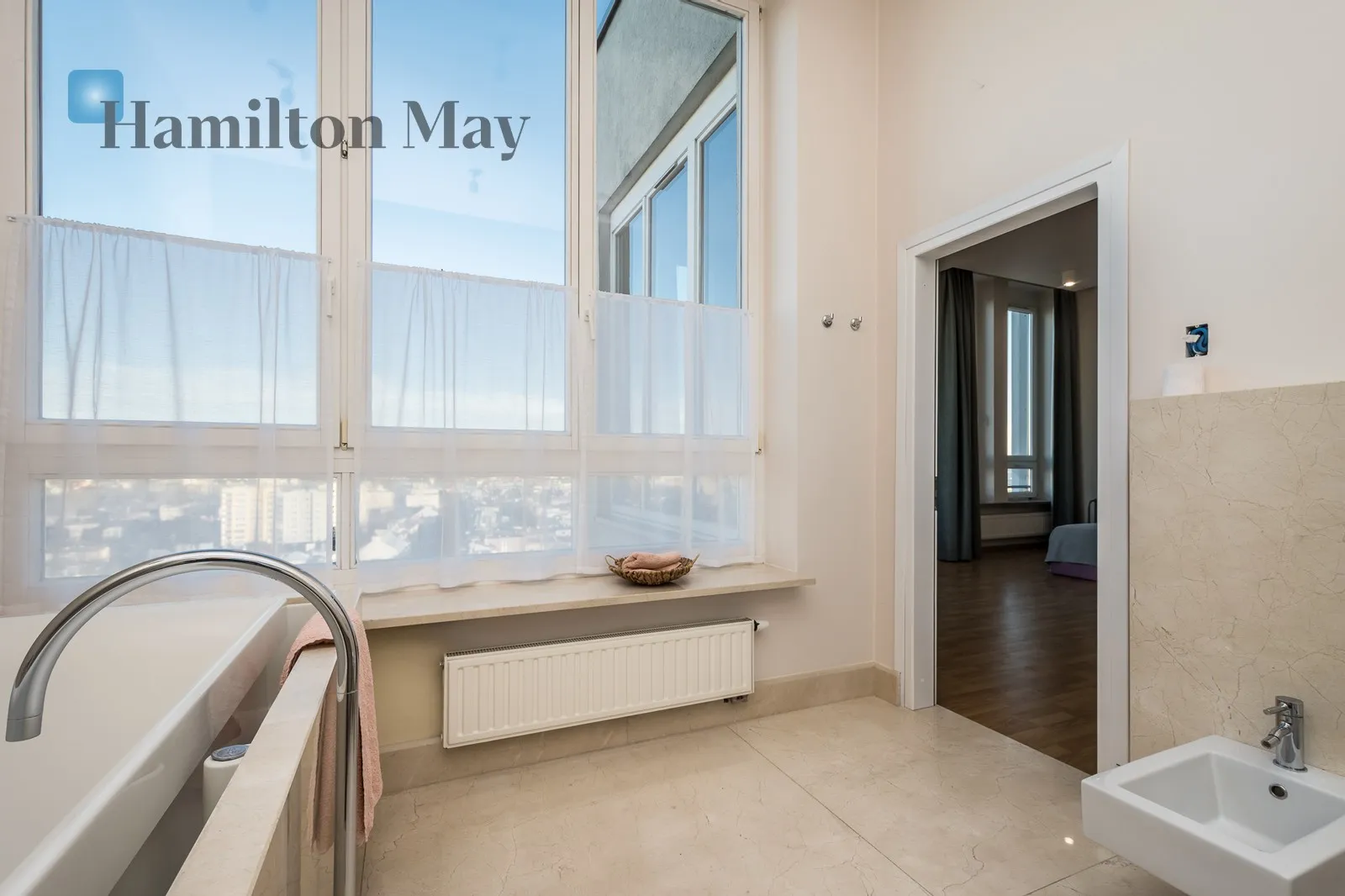 Price: 5900 PLN Bedrooms: 2 Bathrooms: 1 Size: 90m2 - slider