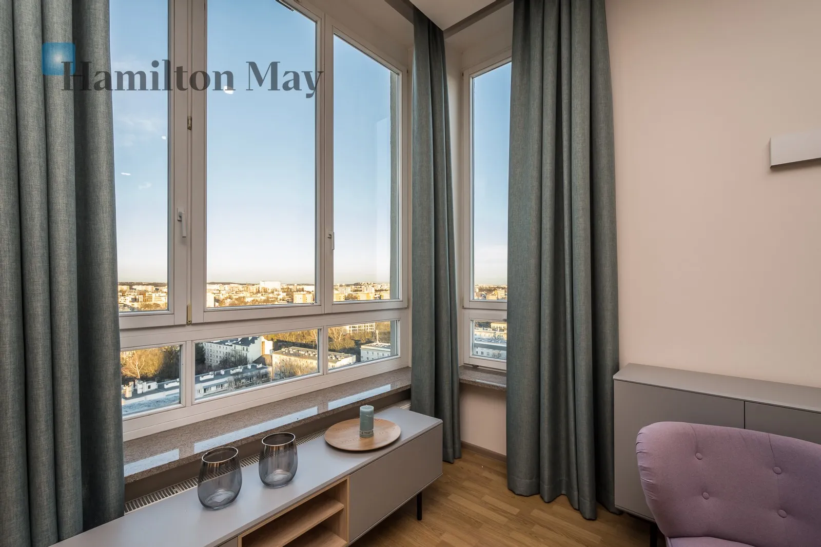 Street: aleja Kijowska Region: Krowodrza Distance to centre: 2.02 km Level: 17 - slider